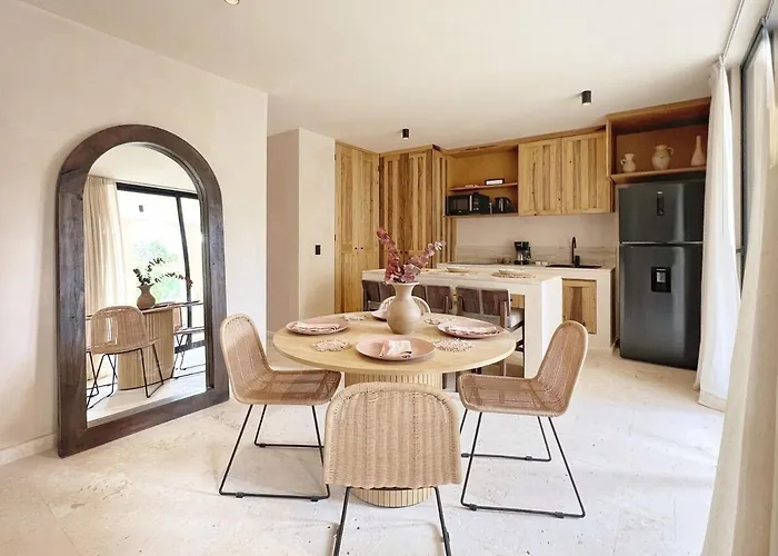 New Luxury Design Private Roof Pool Walkable Apartment
